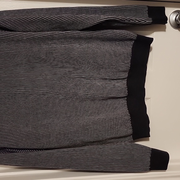 A[X]IST Men's Sweater - Picture 4 of 7